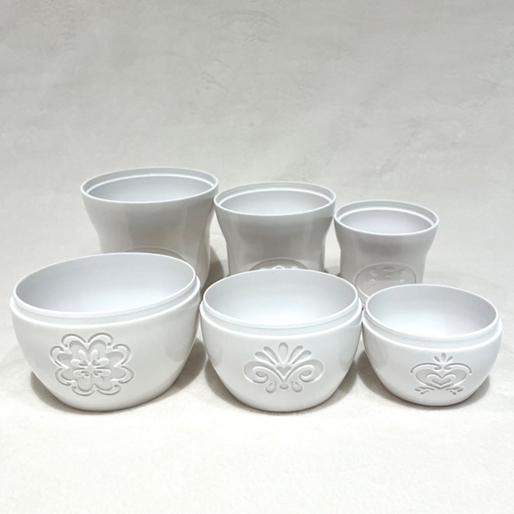 A Set of Six Nesting Measuring Cups – Nesting Dolls Design - Picture 8 of 14